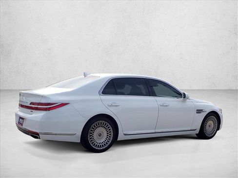 Used 2021 Genesis G90 5.0 Ultimate RWD image 4