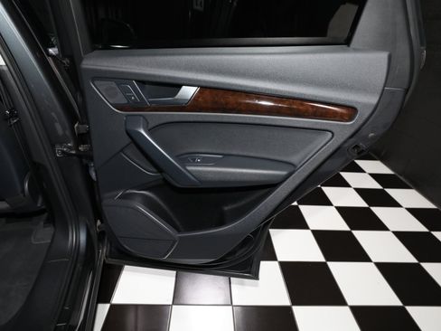 Used 2019 Audi Q5 2.0T Premium w/ Convenience Package AWD/4WD image 34