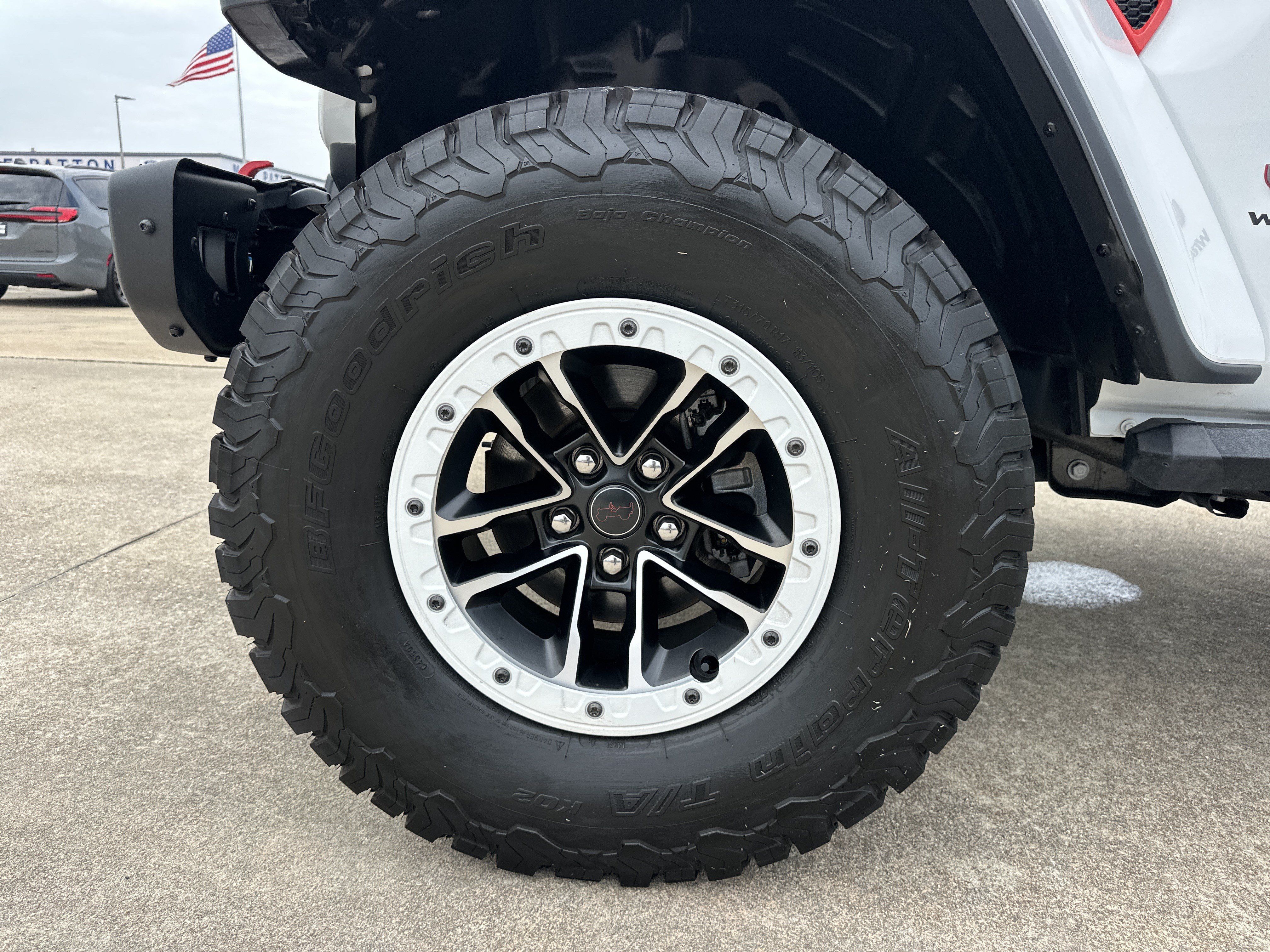Used 2025 Jeep Wrangler Unlimited Rubicon AWD/4WD image 11
