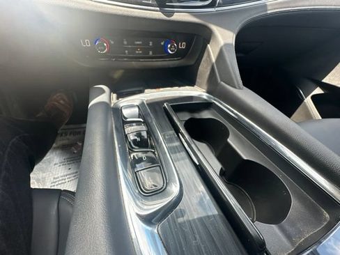 Used 2023 Buick Enclave Essence FWD image 34