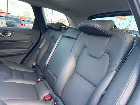 Used 2024 Volvo XC60 B5 Plus image 22