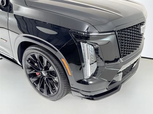 Used 2026 Cadillac Escalade V w/ LPO, ONYX Package image 39