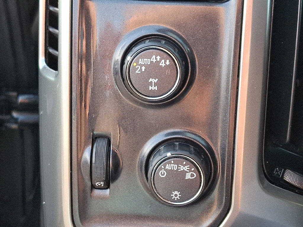 Used 2018 Chevrolet Silverado 1500 LT AWD/4WD image 26