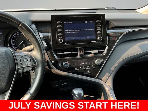 Used 2022 Toyota Camry SE FWD image 11