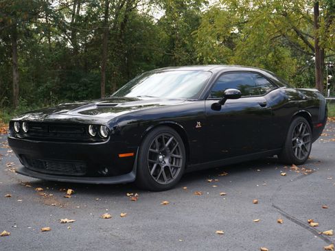 Used 2016 Dodge Challenger R/T Scat Pack w/ Leather Interior Group RWD image 1