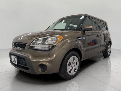 Used 2013 Kia Soul FWD image 12
