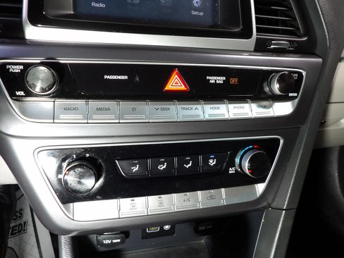 Used 2018 Hyundai Sonata SE w/ Cargo Package FWD image 14
