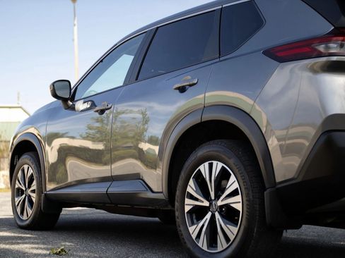 Used 2023 Nissan Rogue SV AWD/4WD image 12
