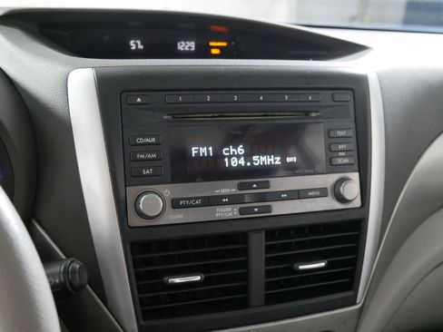 Used 2010 Subaru Forester 2.5X Premium image 22