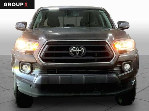 Used 2022 Toyota Tacoma SR5 w/ Technology Package RWD image 4