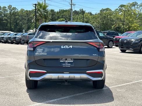 Used 2025 Kia Sportage LX FWD image 4