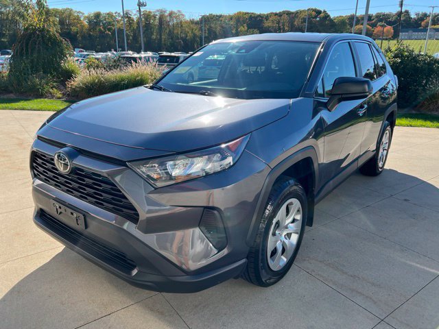 Used 2022 Toyota RAV4 LE AWD/4WD image 4