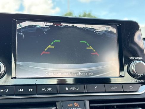 Used 2024 Nissan Altima 2.5 S FWD image 17