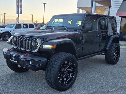 Certified 2025 Jeep Wrangler Unlimited Rubicon w/ Convenience Group AWD/4WD image 4
