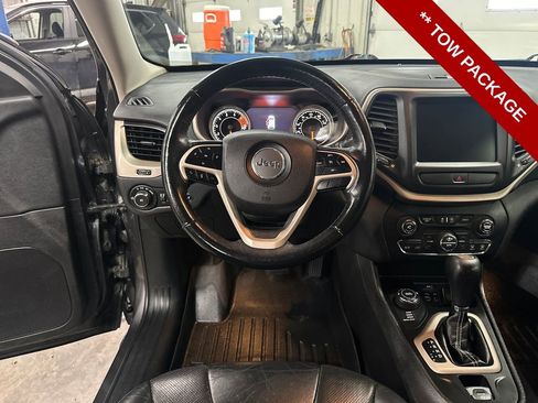 Used 2018 Jeep Cherokee High Altitude w/ Luxury Group image 16