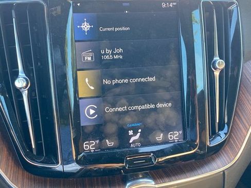 Used 2019 Volvo XC60 T5 Momentum w/ Multimedia Package AWD/4WD image 21