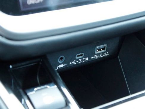 Used 2025 Subaru Outback Premium AWD/4WD image 30