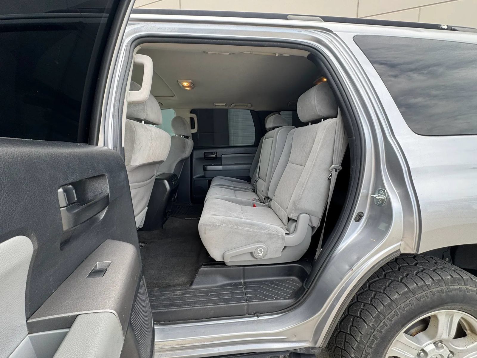 Used 2012 Toyota Sequoia SR5 AWD/4WD image 15