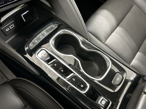 Certified 2023 Buick Envision Essence AWD/4WD image 17