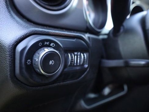 Used 2022 Jeep Wrangler Unlimited Willys image 13