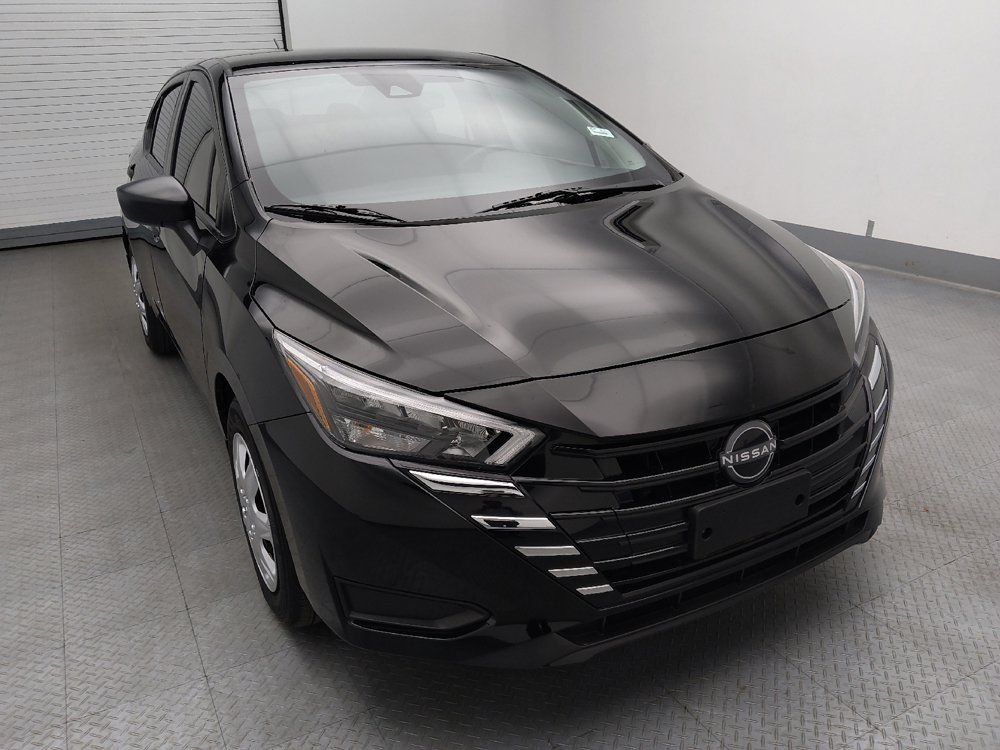 Used 2025 Nissan Versa S w/ Trunk Package FWD image 14