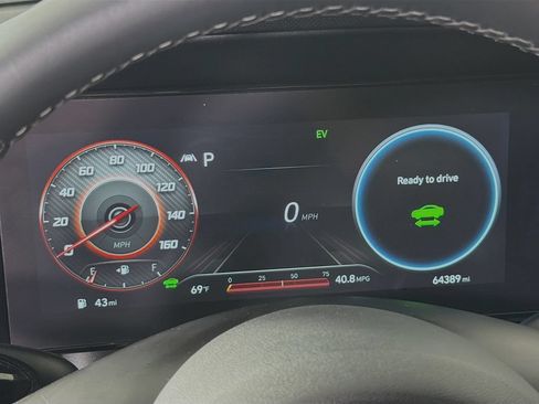 Used 2023 Hyundai Elantra Limited FWD image 14