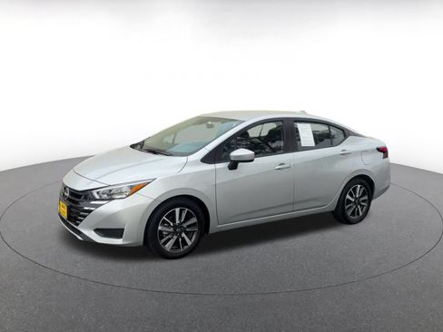 Used 2025 Nissan Versa SV FWD image 6