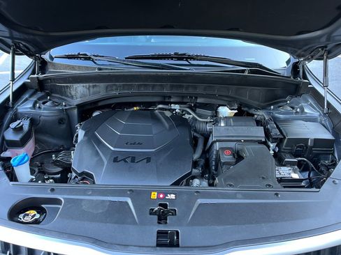 Used 2023 Kia Telluride EX w/ EX Captain's Chair Package image 24