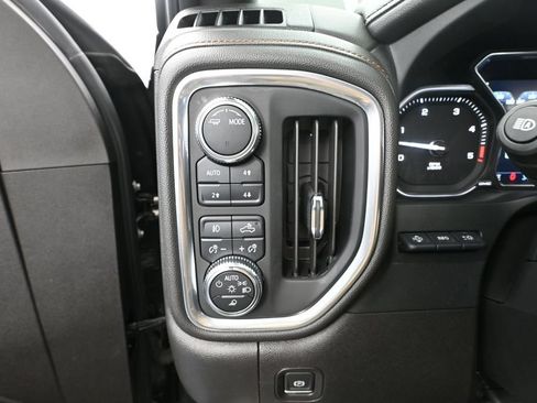 Used 2022 GMC Sierra 2500 AT4 w/ AT4 Premium Plus Package AWD/4WD image 40