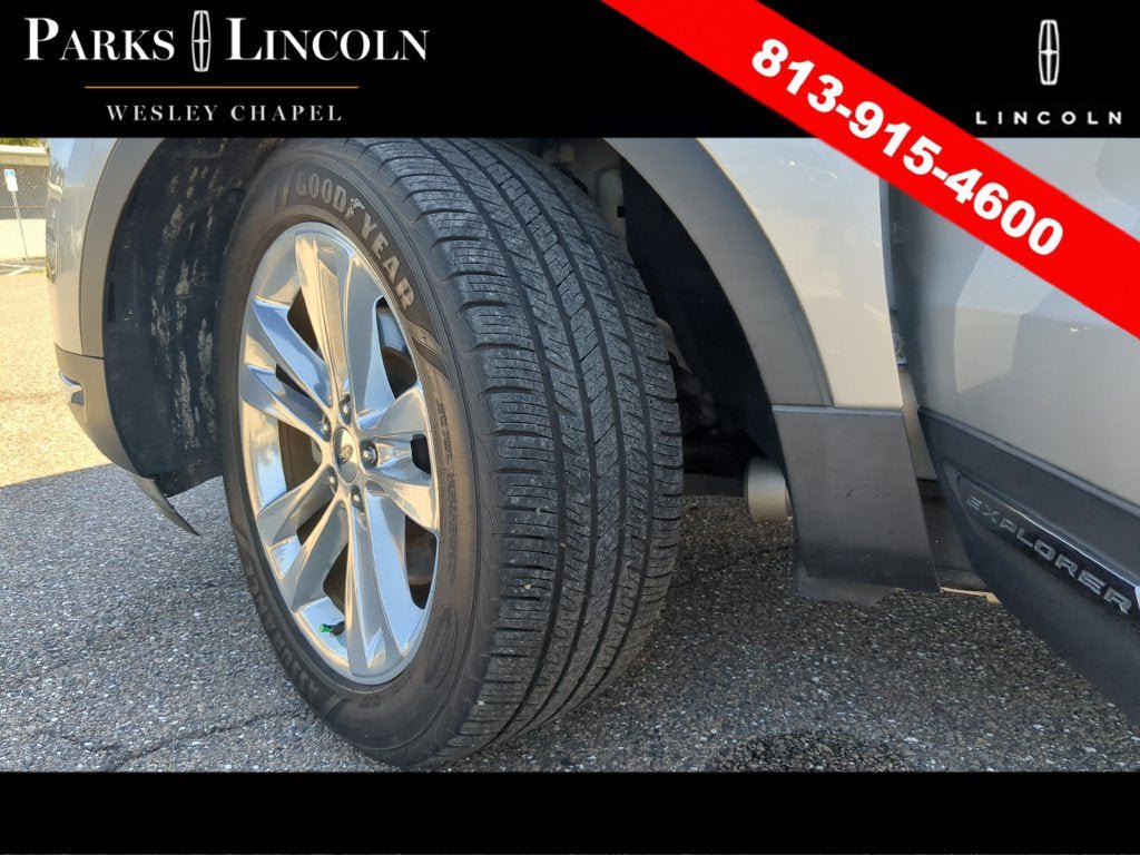 Used 2018 Ford Explorer Limited w/ Ford Safe & Smart Package FWD image 34