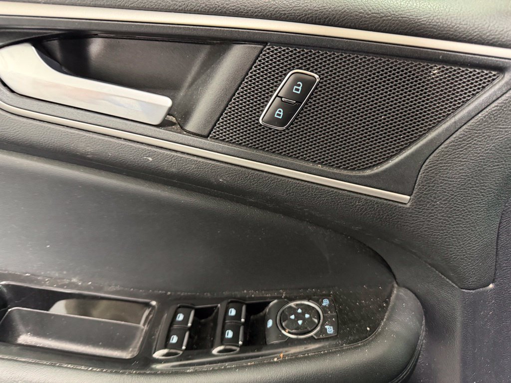 Used 2019 Ford Edge SEL w/ Equipment Group 201A FWD image 13