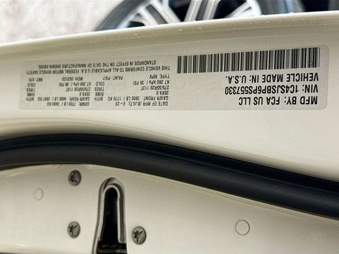 Used 2023 Jeep Wagoneer L Series II image 36