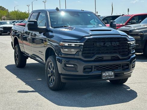 New 2026 RAM 2500 Laramie w/ Night Edition AWD/4WD image 10