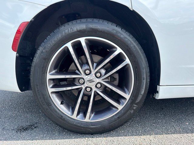 Used 2019 Dodge Charger SXT w/ Cold Weather Package AWD/4WD image 15
