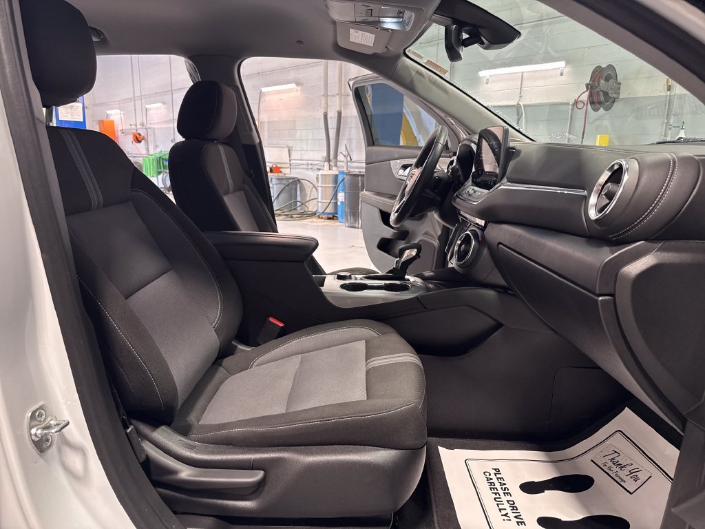 Used 2024 Chevrolet Blazer LT w/ Convenience Package FWD image 32
