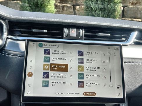 Used 2025 Jaguar F-PACE R-Dynamic S image 23