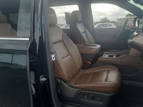 Used 2021 Chevrolet Suburban High Country RWD image 29