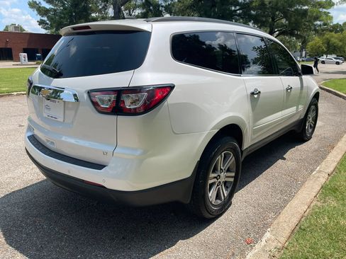 Used 2017 Chevrolet Traverse LT FWD image 5