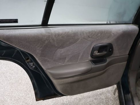 Used 2000 Chevrolet Lumina w/ Preferred Equipment Group image 20