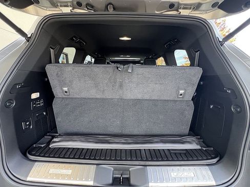 Used 2024 Lexus LX 600 4WD w/ Luxury Package image 27