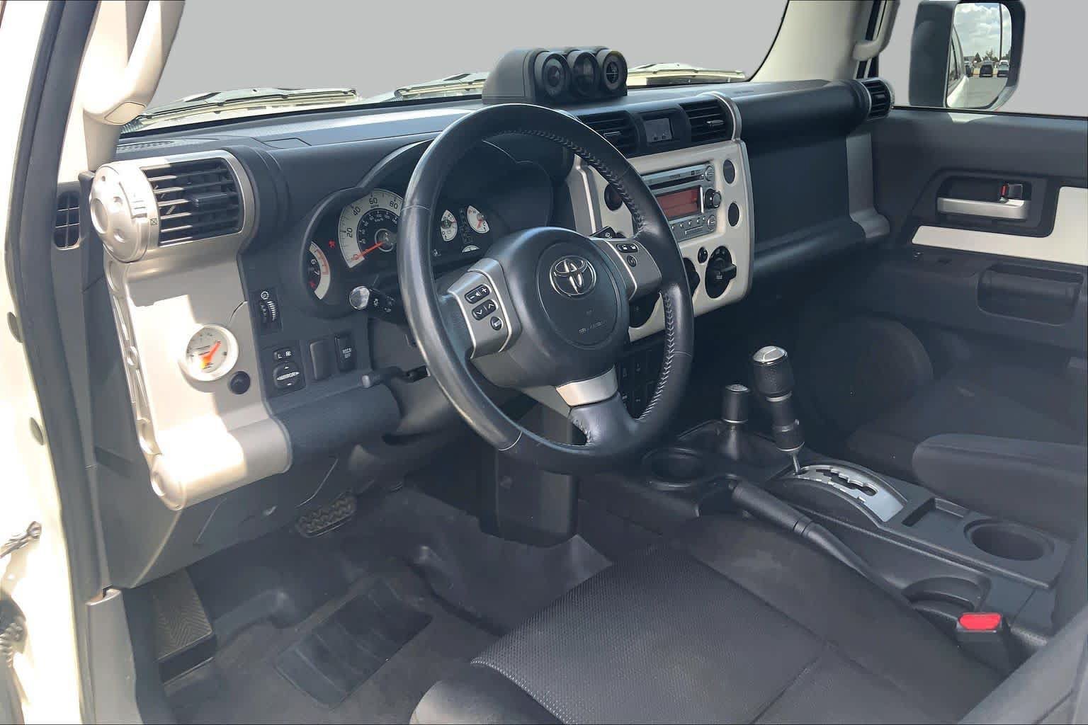 Used 2014 Toyota FJ Cruiser 4WD w/ Upgrade Package image 17