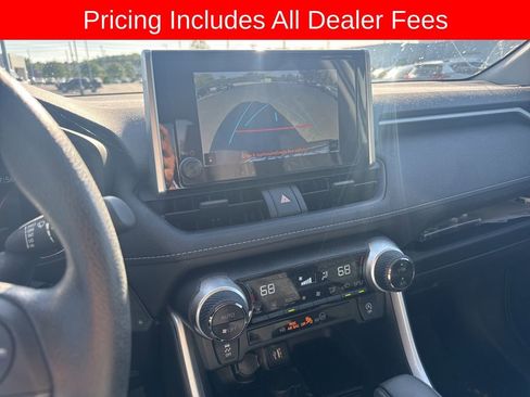 Used 2024 Toyota RAV4 XLE w/ Convenience Package FWD image 8