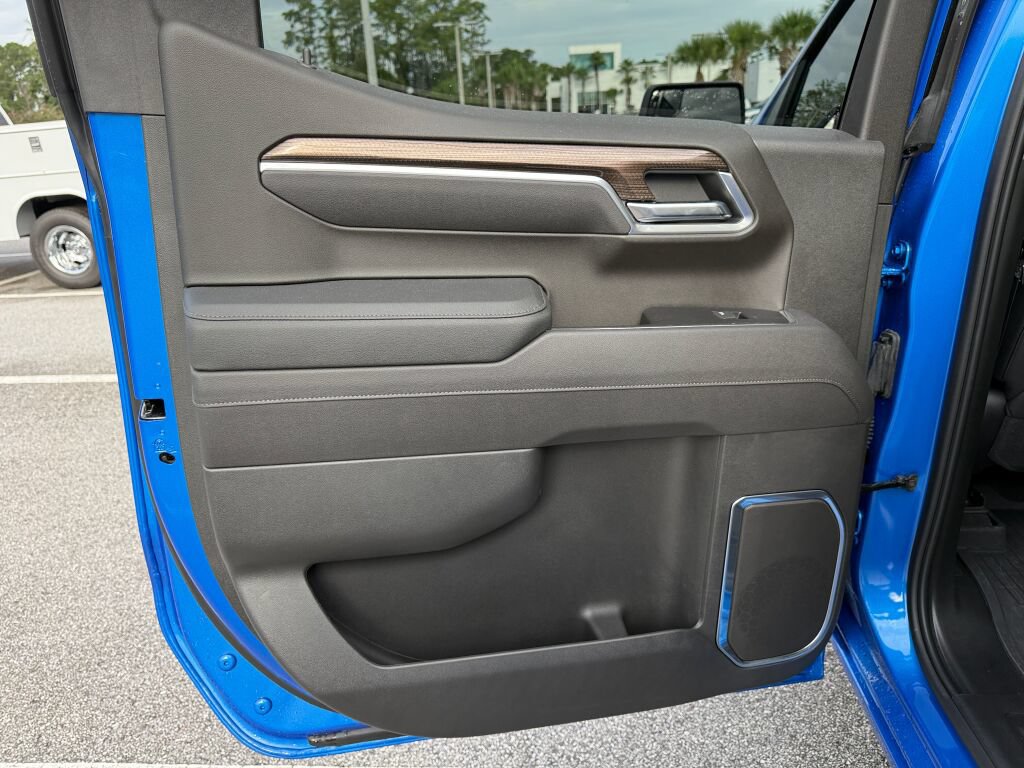 Used 2026 Chevrolet Silverado 1500 RST w/ All Star Edition Plus RWD image 9