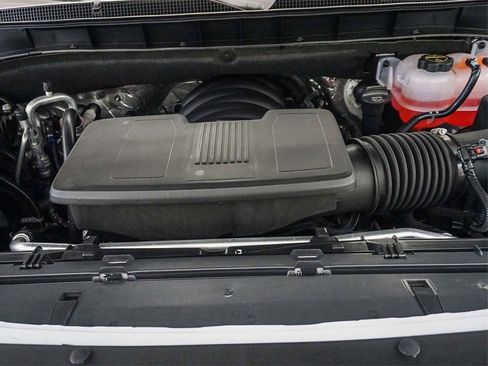 New 2025 Chevrolet Suburban Premier image 12