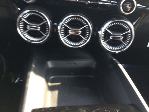 Used 2024 Chevrolet Blazer EV LT image 19