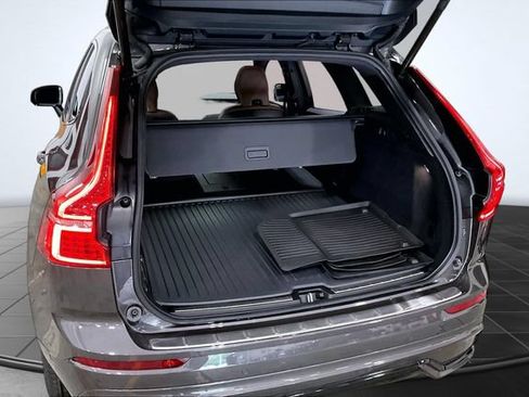 Certified 2024 Volvo XC60 B5 Plus w/ Protection Package Premier AWD/4WD image 7