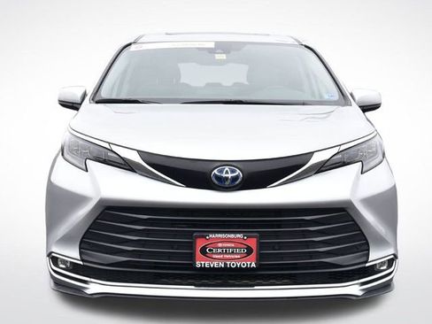 Certified 2024 Toyota Sienna XLE image 7