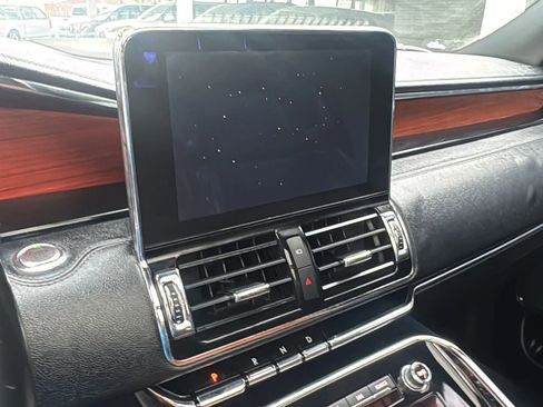 Used 2019 Lincoln Navigator Select RWD image 15