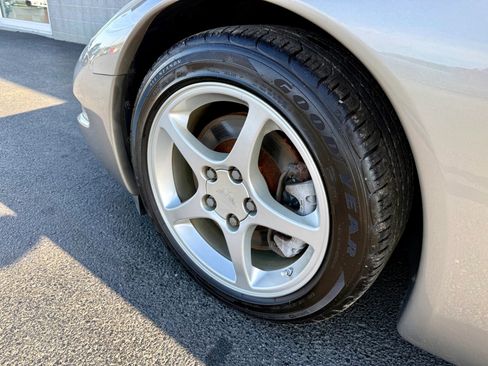 Used 2001 Chevrolet Corvette Convertible w/ Preferred Equipment Group2 image 13