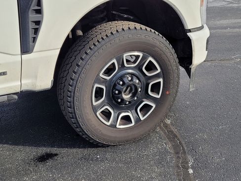 Used 2026 Ford F350 Platinum image 10